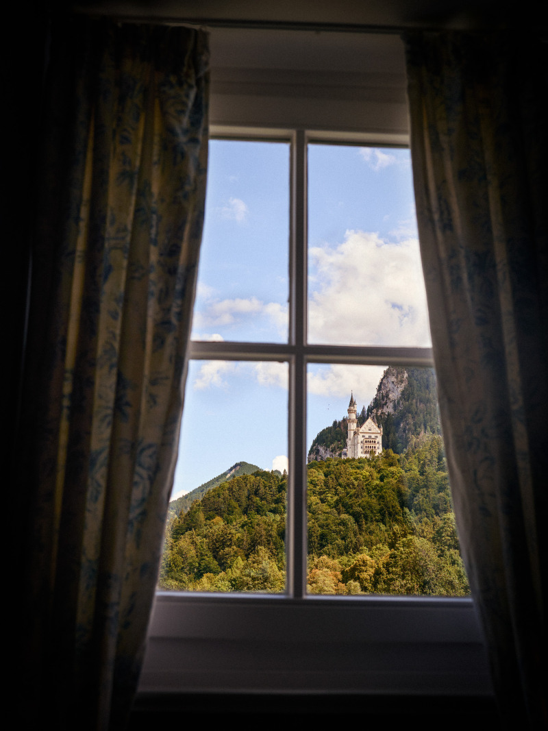 Das Luftschloss x Stern 18 by Robert Brembeck